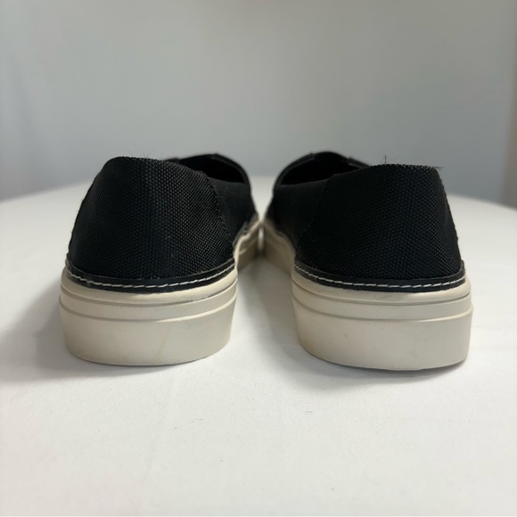 Toms‎ Women's Parker Slip On Sneaker Shoe Texture Fabric Black Size 7.5 - Picture 2 of 11